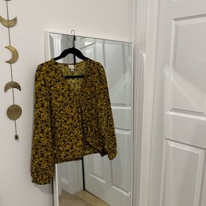 Yellow floral wrap too barely worn